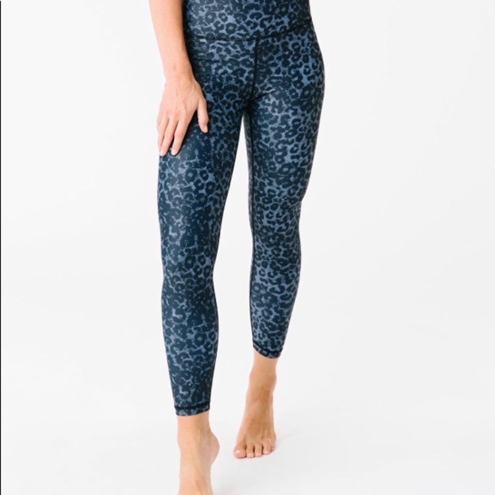 Stone Scunchy What Zyia Leggings